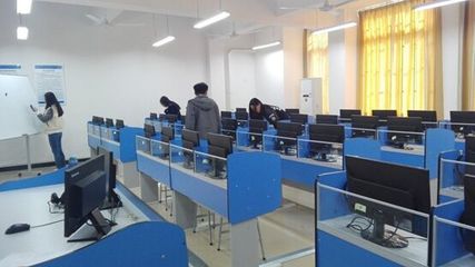 外語(yǔ)外貿(mào)系學(xué)生干部服務(wù)日 以專(zhuān)業(yè)服務(wù)校園，用技能點(diǎn)亮青春